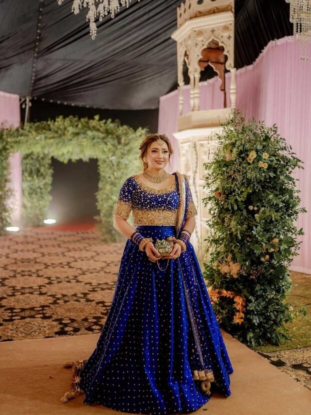 momina-iqbal-lehga